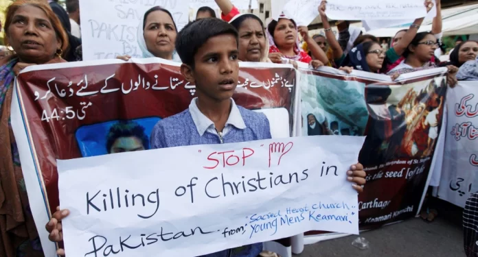 33 Muslims Detained for Assaulting a Christian Duo in Pakistan